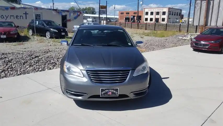 2012 Chrysler 200 Limited's photo