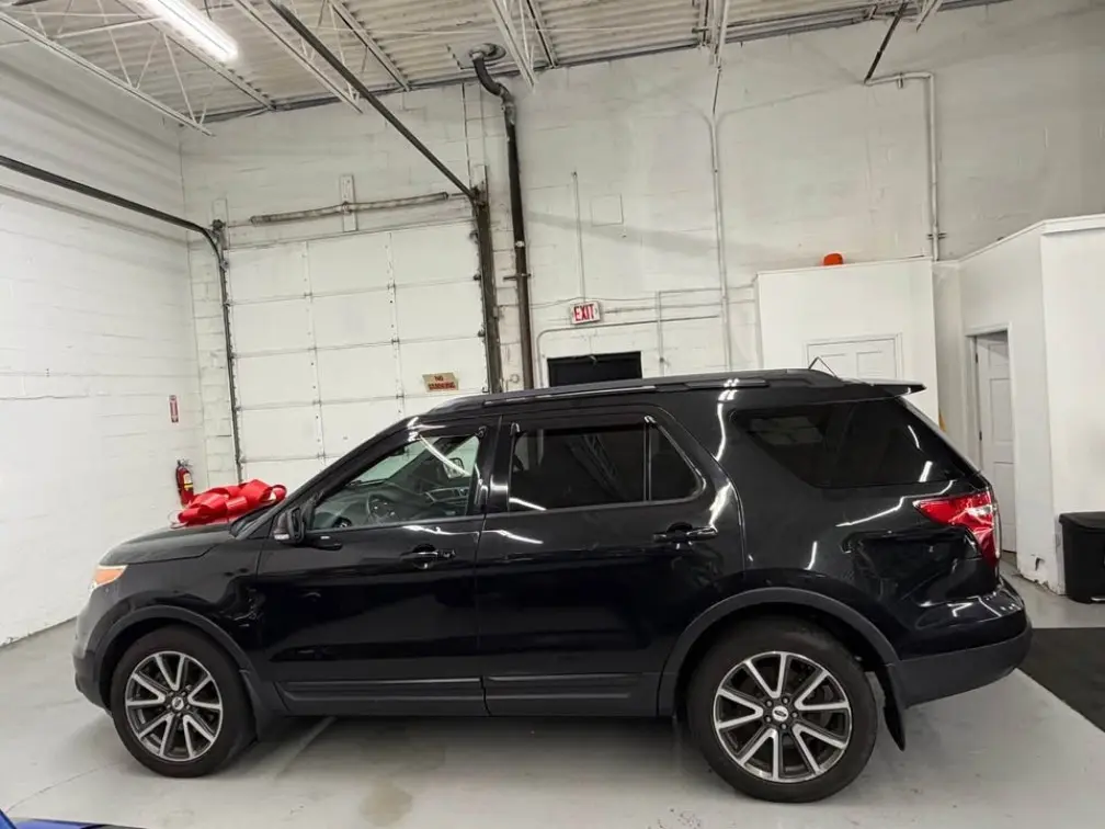 2015 Ford Explorer XLT 4x4 photo 4