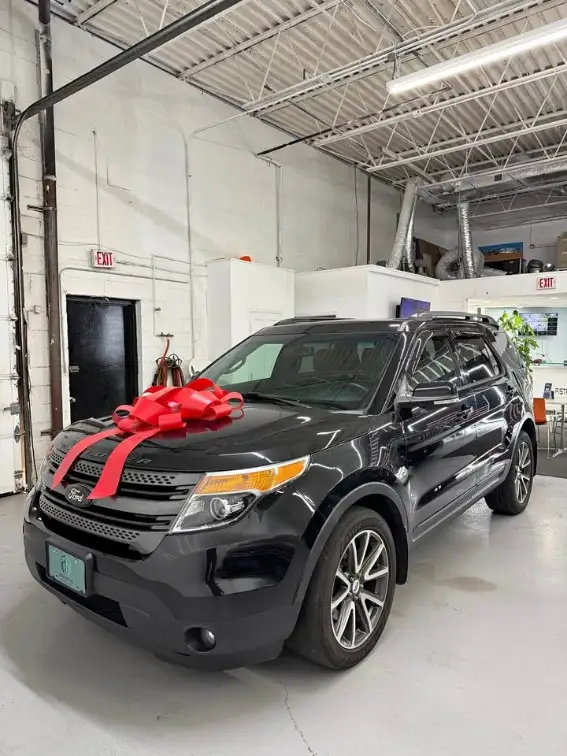 2015 Ford Explorer XLT 4x4 photo 1