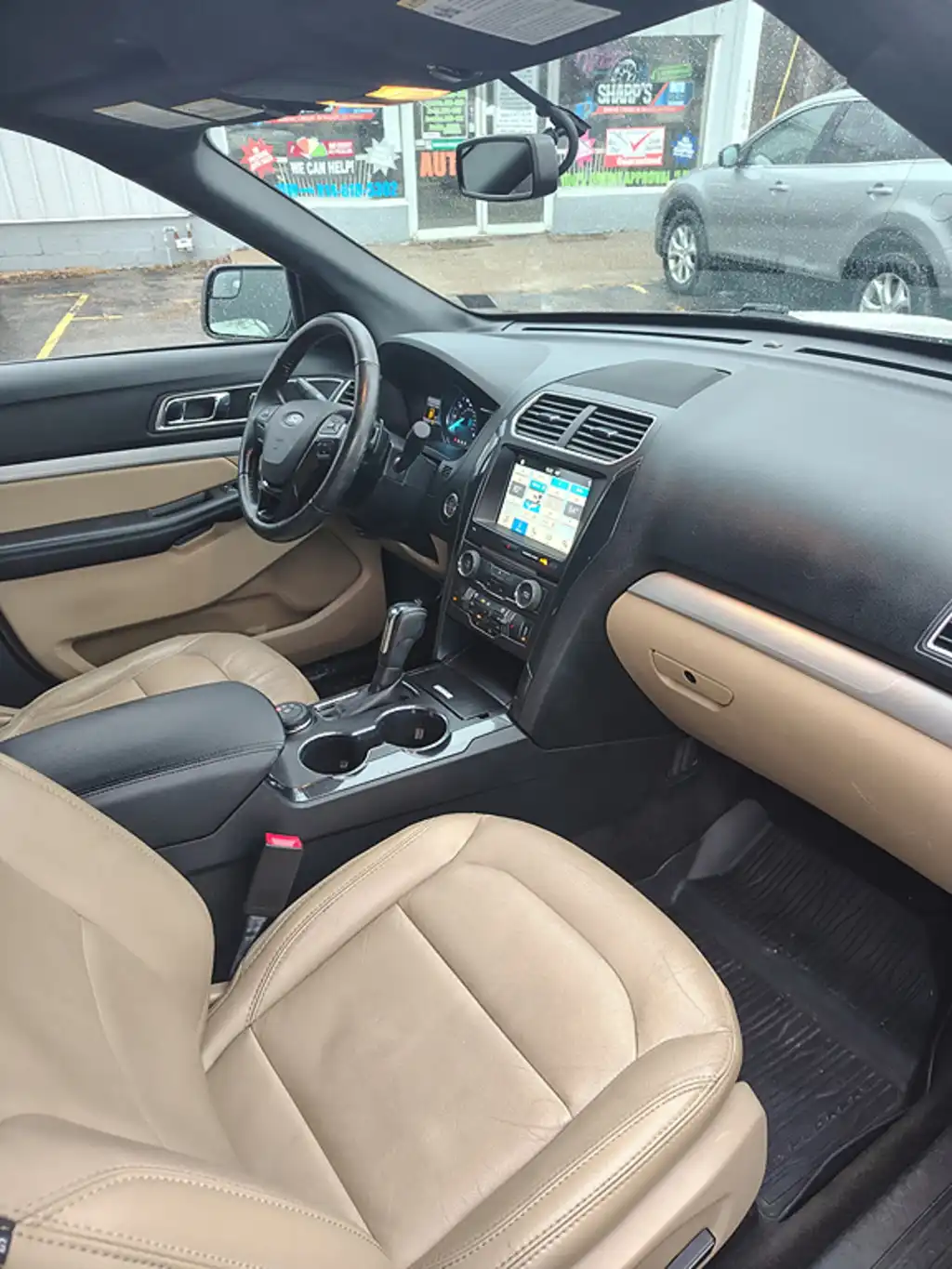 2017 Ford Explorer XLT 4WD's photo
