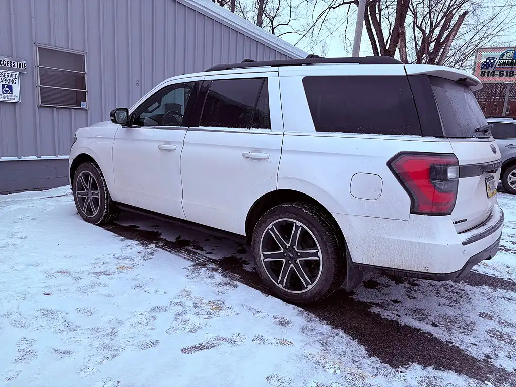 2019 Ford Expedition Limited 4WD's photo