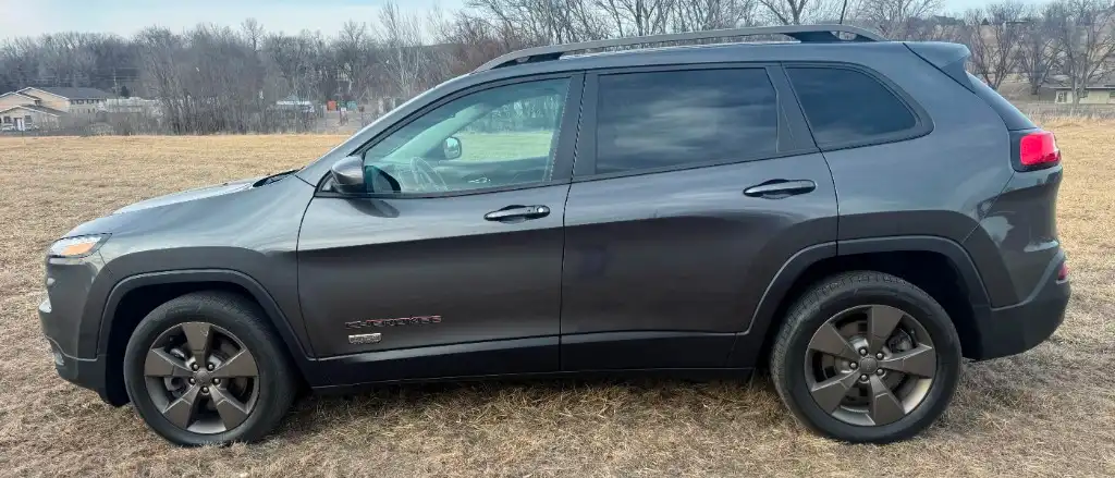 2017 Jeep Cherokee 75th Anniversary's photo