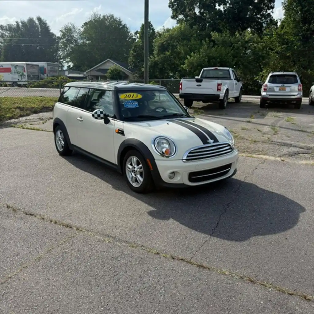 2013 MINI Cooper Clubman's photo