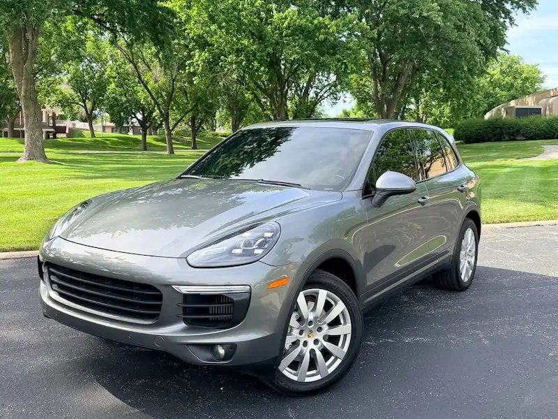2016 Porsche Cayenne S's photo