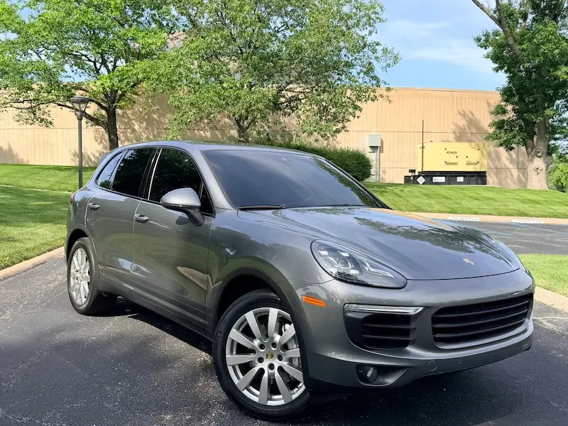 2016 Porsche Cayenne S photo 3