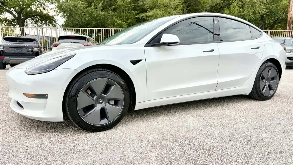 2022 Tesla Model 3 Long Range Dual Motor AWD's photo