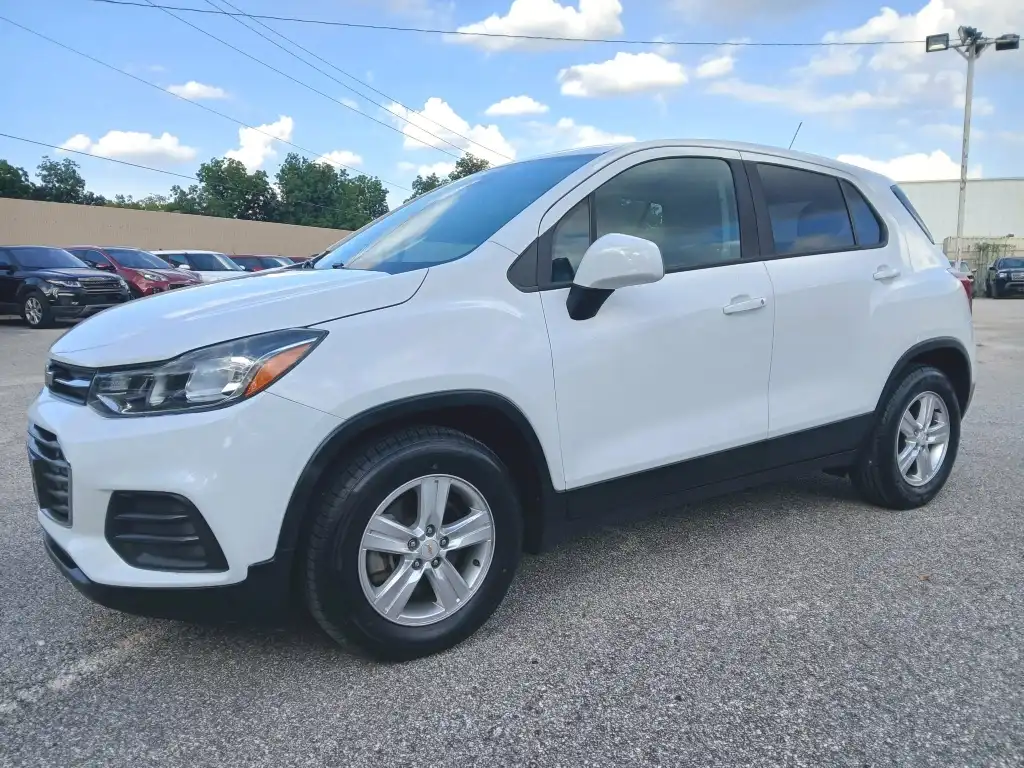2020 Chevrolet Trax LS's photo