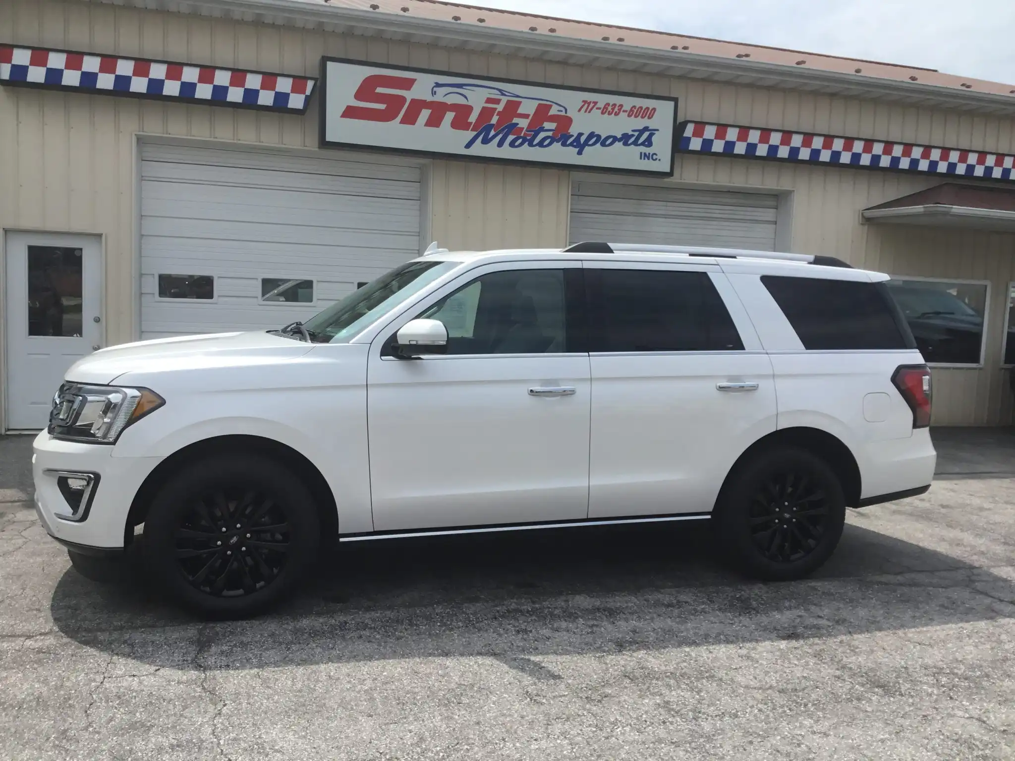 2019 Ford Expedition Limited 4WD's photo