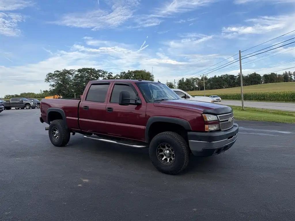 2005 Chevrolet Silverado HD LT 4WD Crew Cab SWB's photo