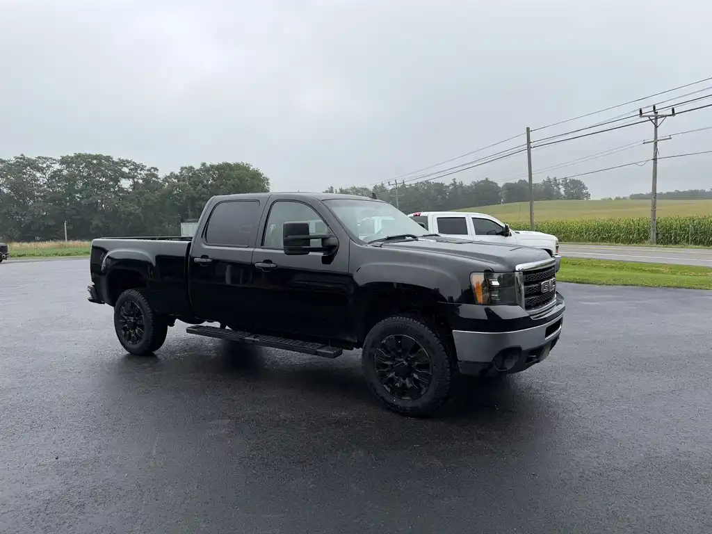 2011 GMC Sierra 6.5 SLE 4WD Crew Cab ft Box's photo