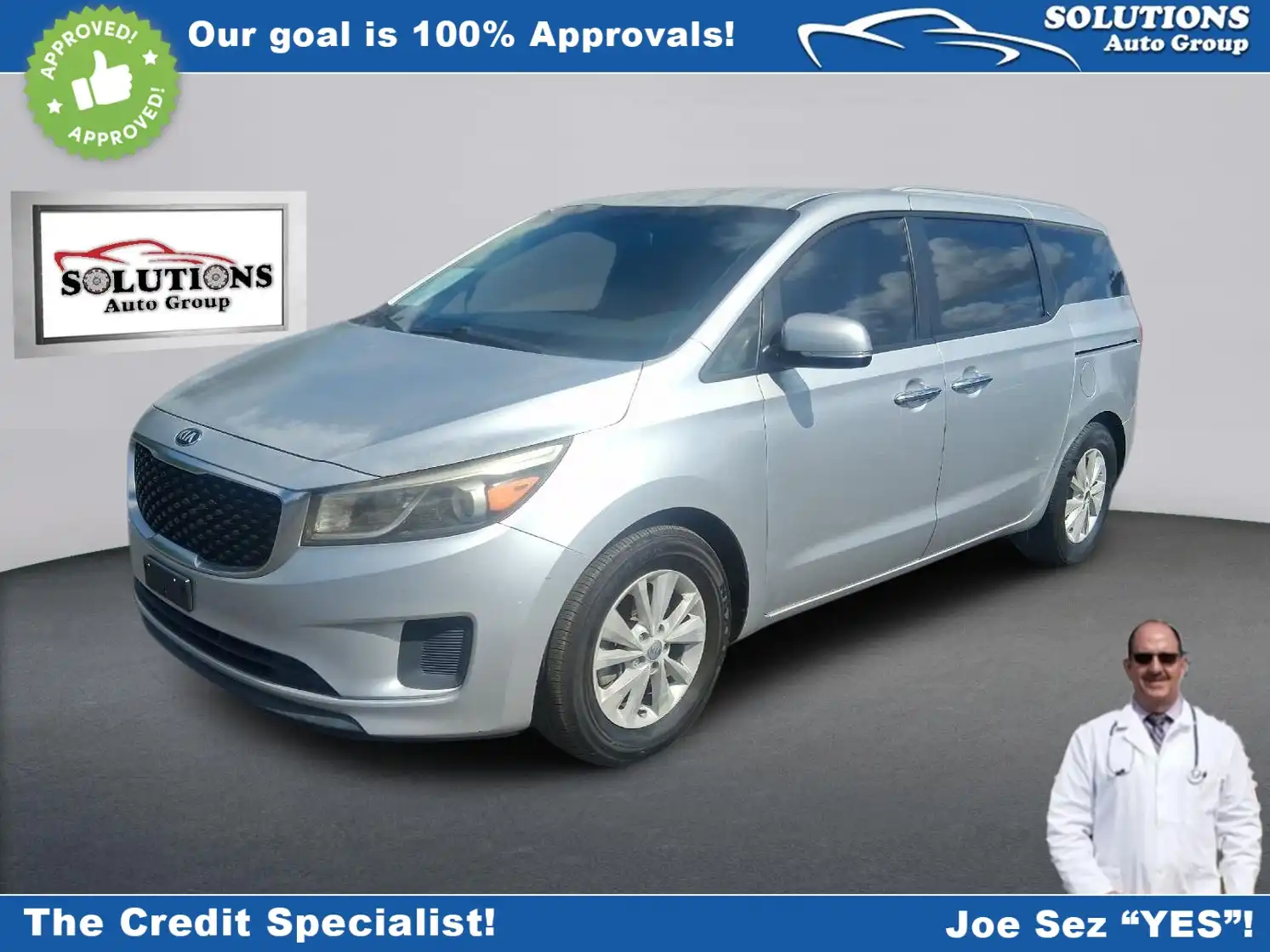 2016 Kia Sedona LX's photo