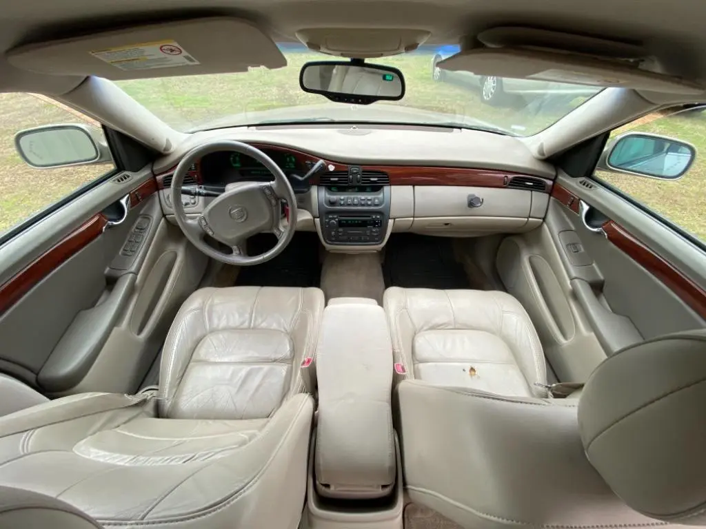 2004 Cadillac DeVille Base photo 4