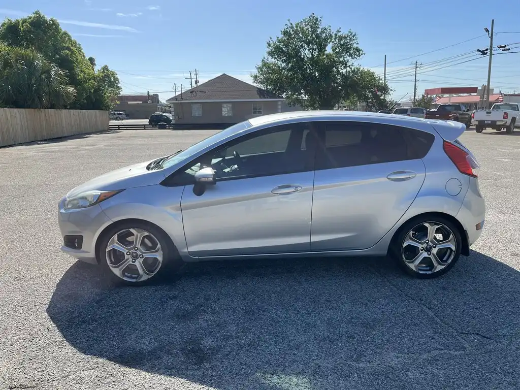 2016 Ford Fiesta SE Hatch's photo