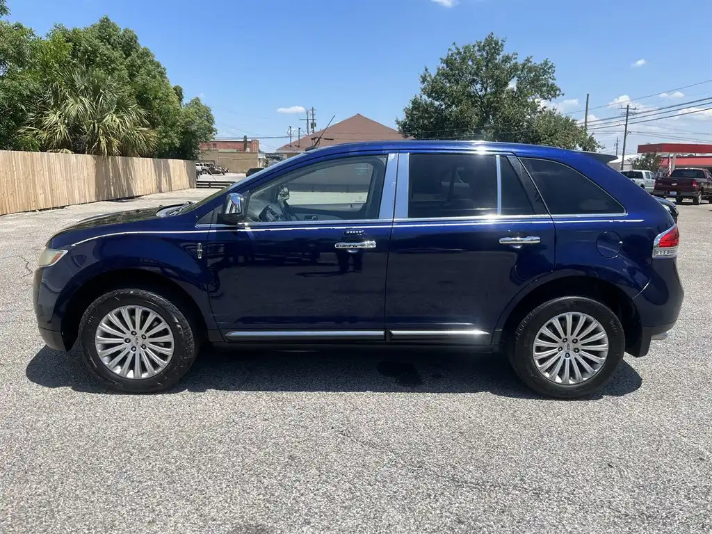 2011 Lincoln MKX FWD's photo