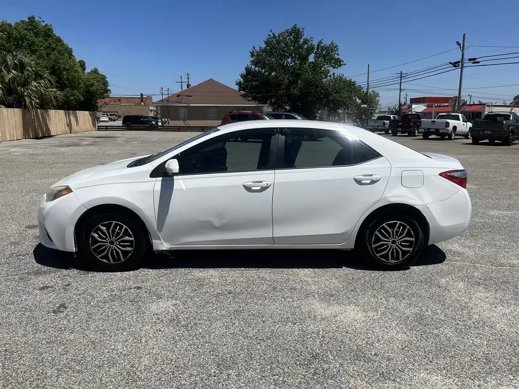 2015 Toyota Corolla L AT's photo