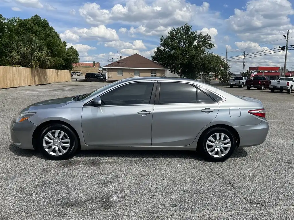 2015 Toyota Camry 2.5 Auto LE's photo
