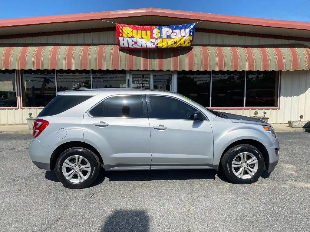 2017 Chevrolet Equinox LS's photo