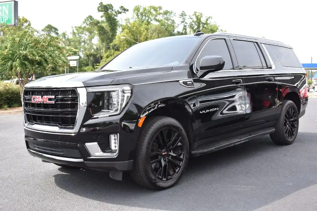 2023 GMC Yukon 2WD SLE's photo