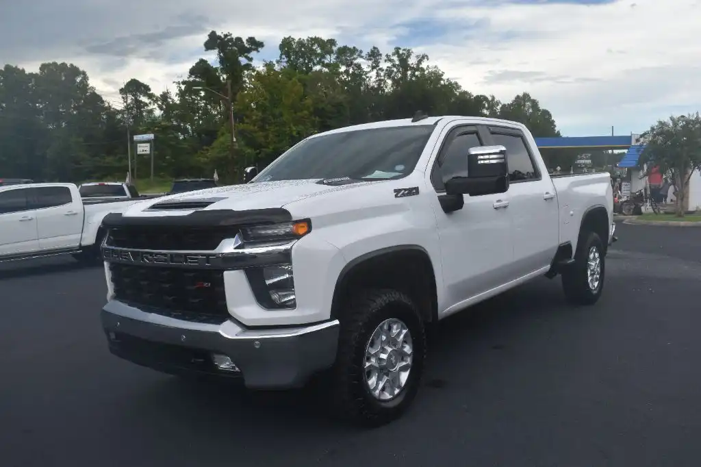 2020 Chevrolet Silverado HD LT 4WD Crew Cab Standard Box's photo