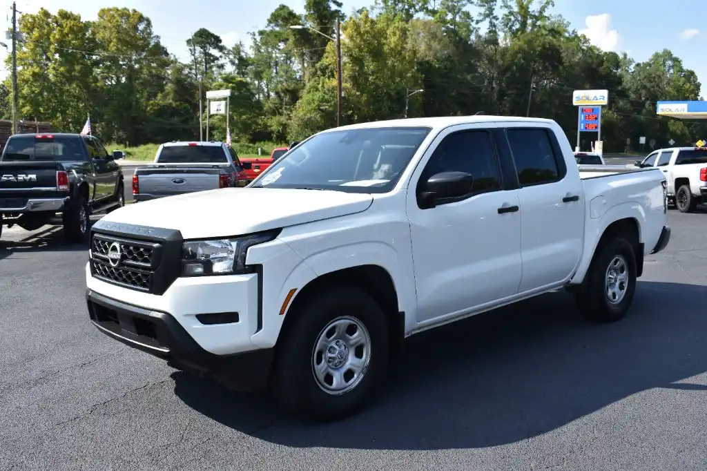 2022 Nissan Frontier S Crew Cab 2WD's photo