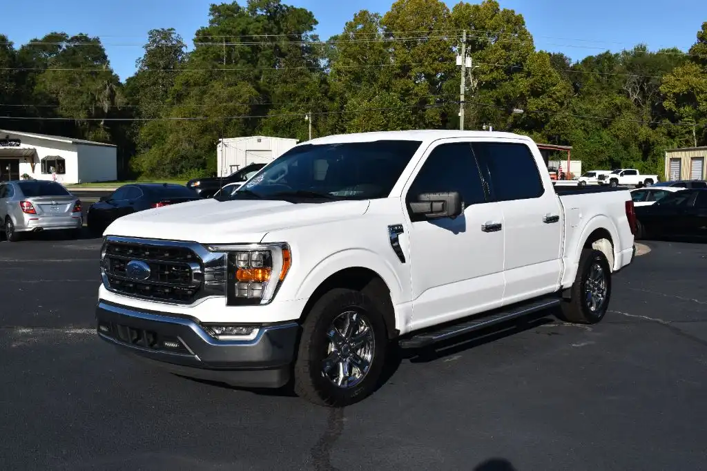 2023 Ford F-150 XLT SuperCrew 5-1/2' Box's photo