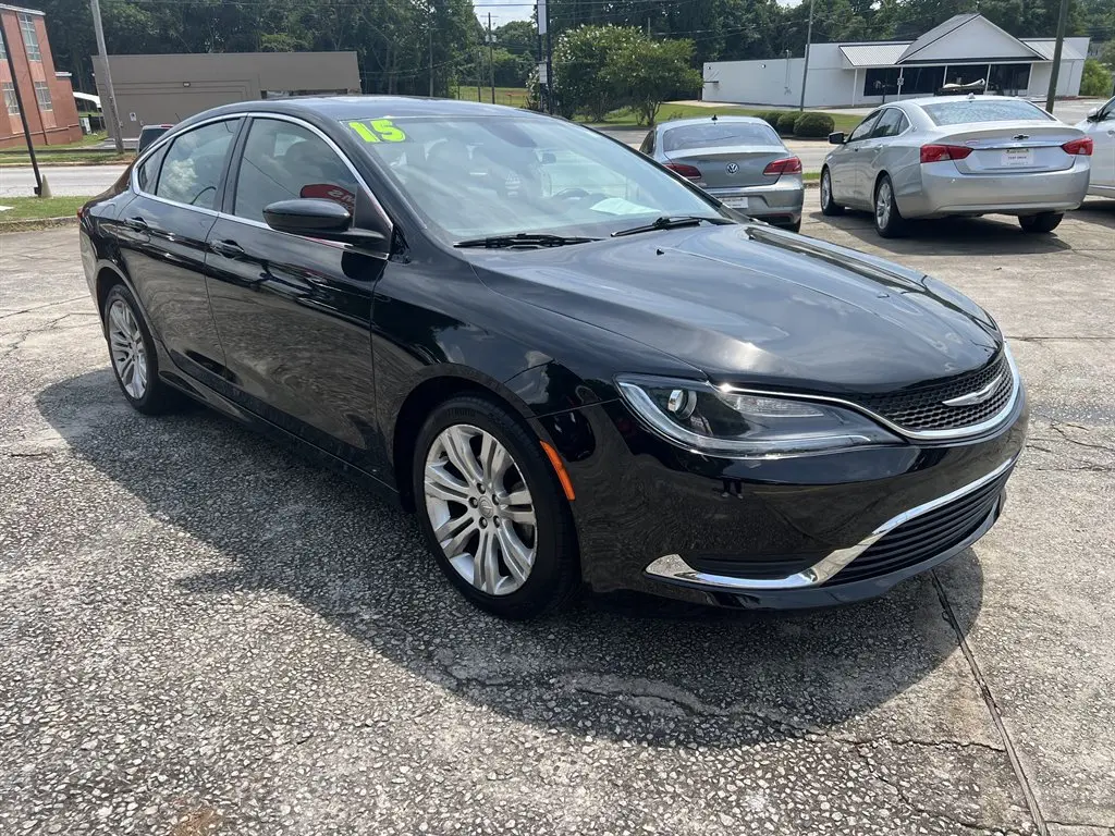 2015 Chrysler 200 Limited photo 3