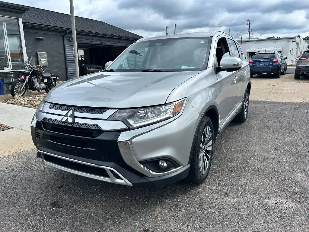 2020 Mitsubishi Outlander SEL S-AWC's photo