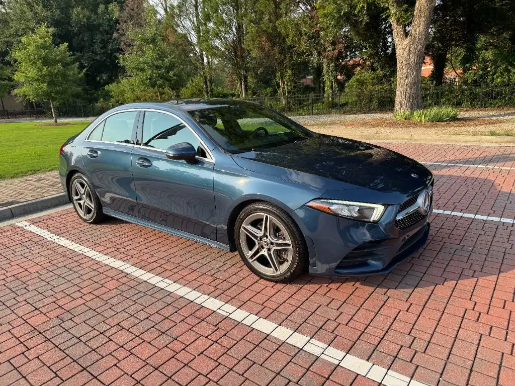 2019 Mercedes-Benz A-Class A220's photo