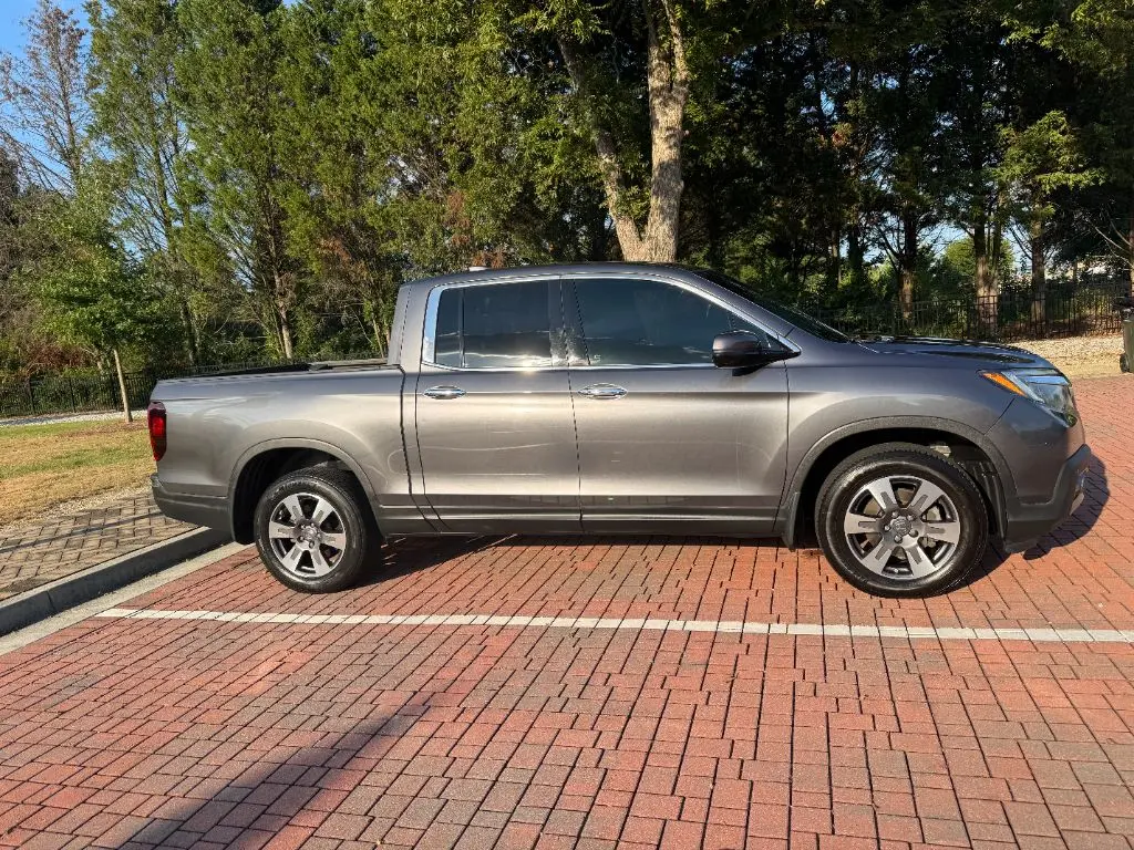 2017 Honda Ridgeline RTL AWD E photo 5