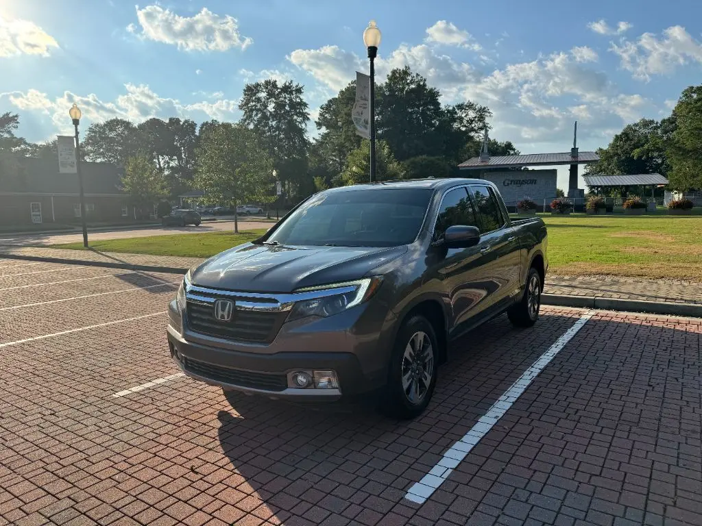 2017 Honda Ridgeline RTL AWD E photo 3