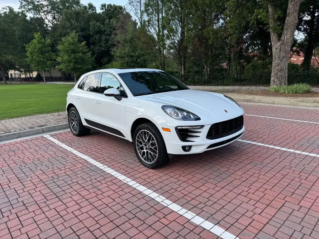 2016 Porsche Macan S's photo