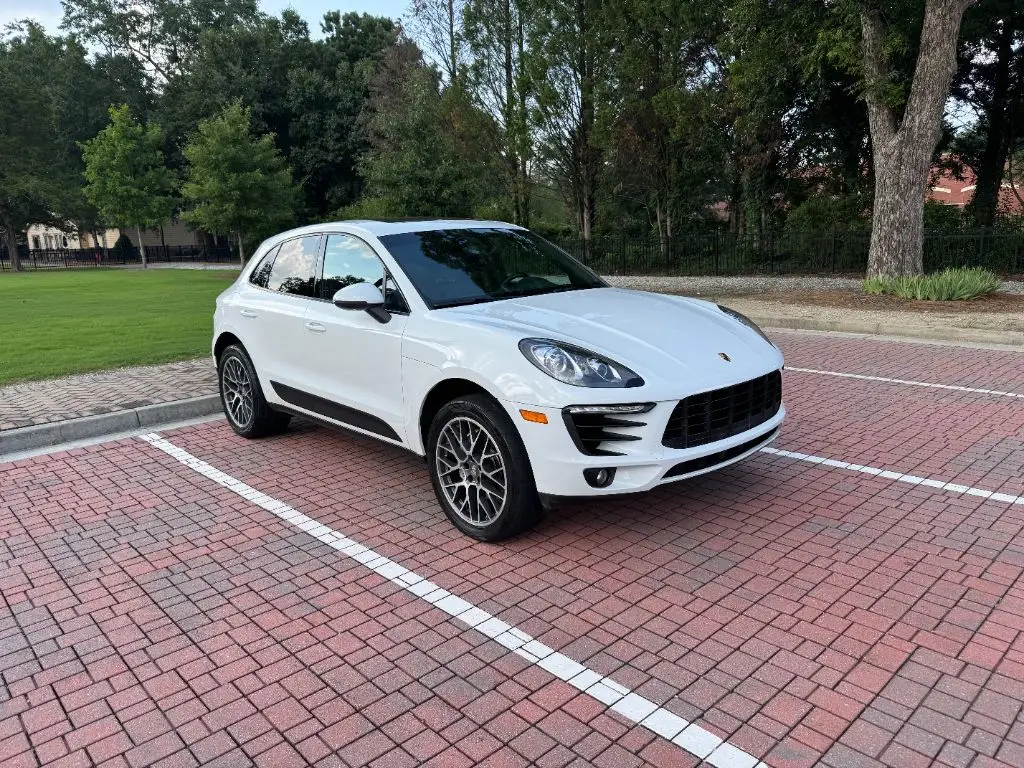 2016 Porsche Macan S photo 1