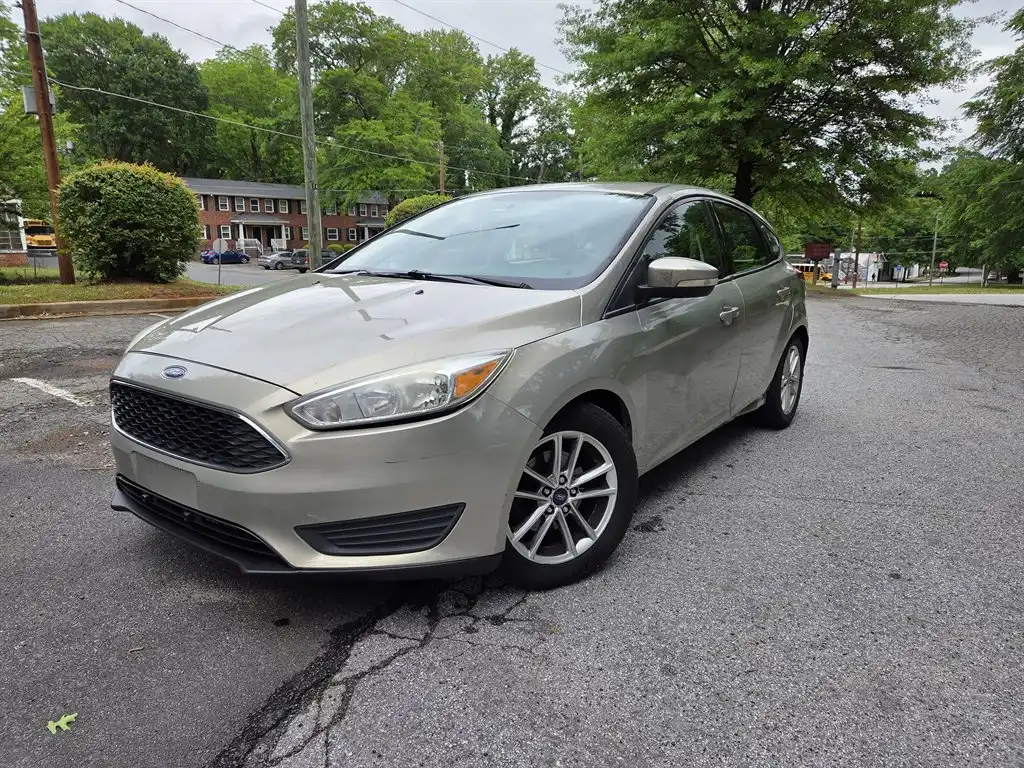 2016 Ford Focus 5 Door Hatch SE's photo