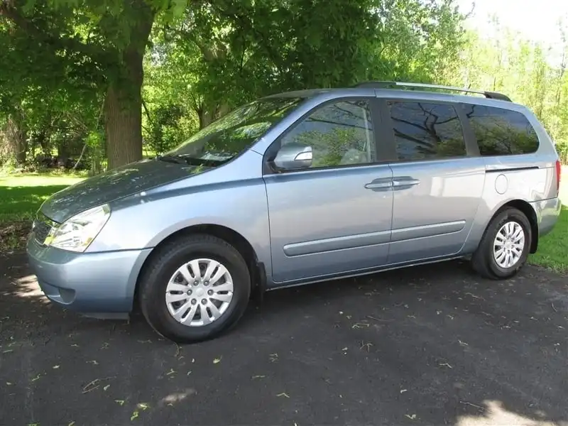 2012 Kia Sedona LX's photo