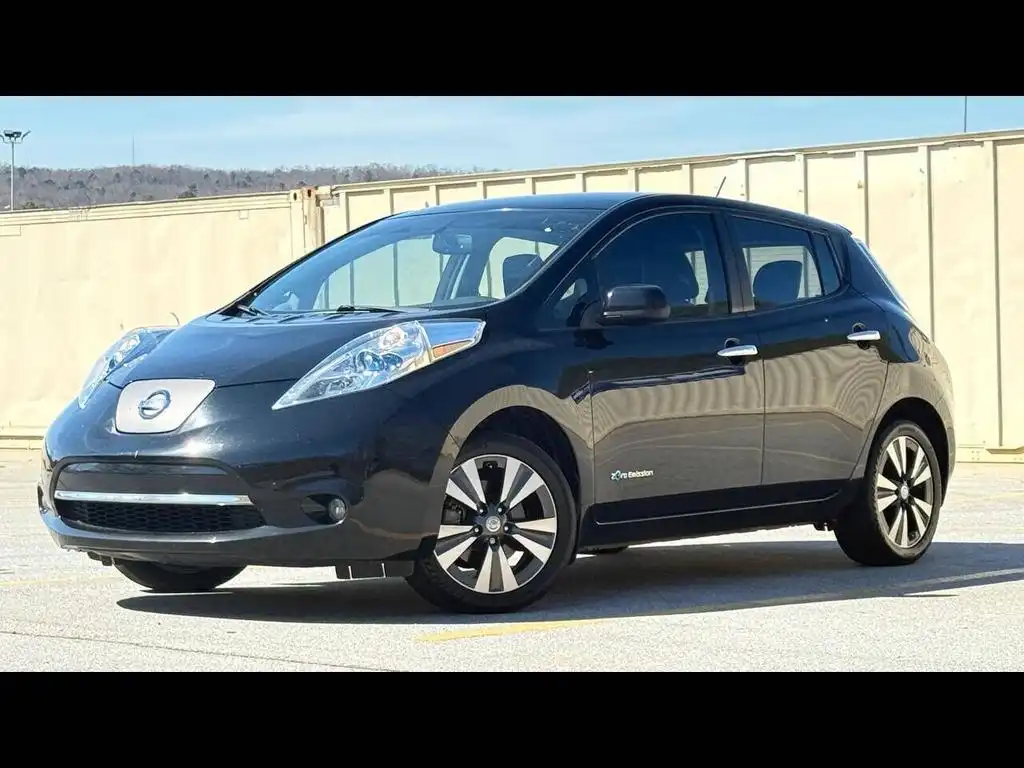 2015 Nissan Leaf SL's photo