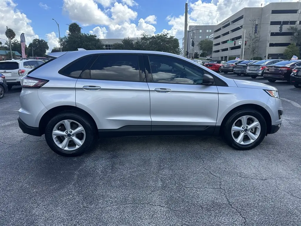 2016 Ford Edge SE photo 4