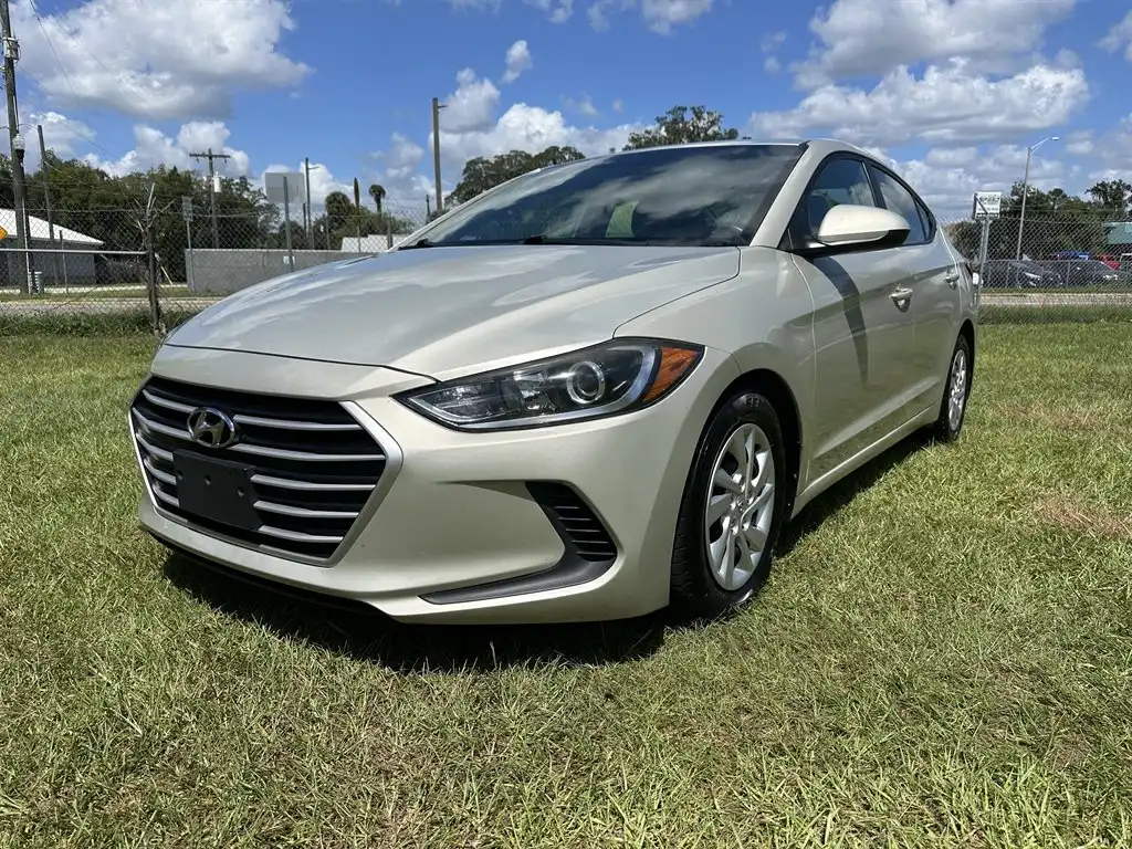 2017 Hyundai Elantra 2.0 SE PZEV A T's photo
