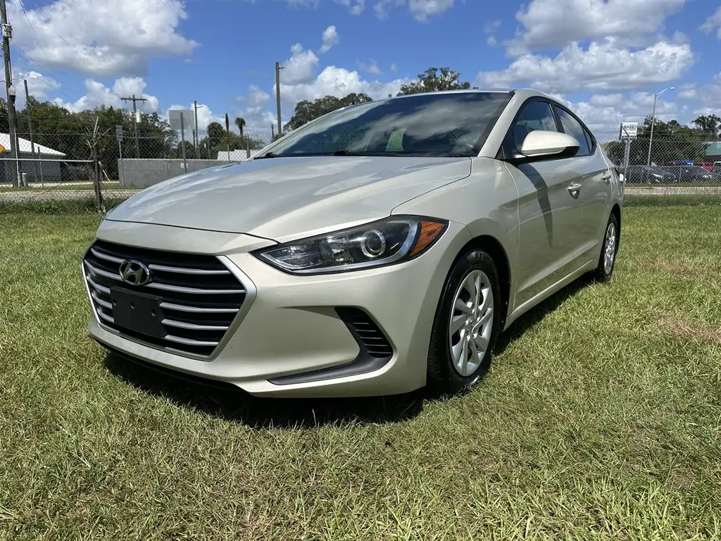 2017 Hyundai Elantra 2.0 SE PZEV A T's photo