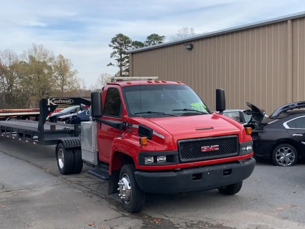 2003 GMC TopKick's photo