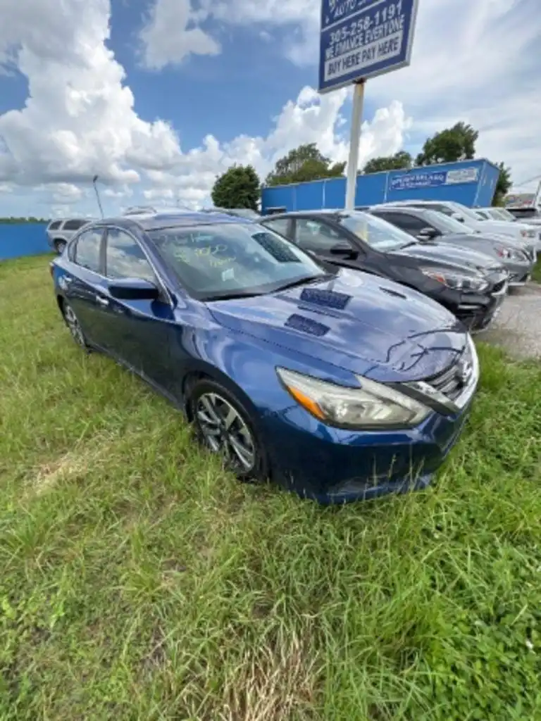 2016 Nissan Altima 2.5 SR's photo