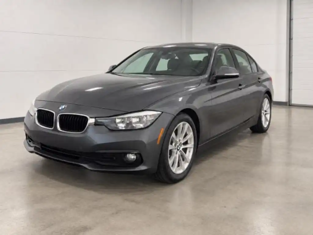2016 BMW 3 Series 320i xDrive Sedan's photo