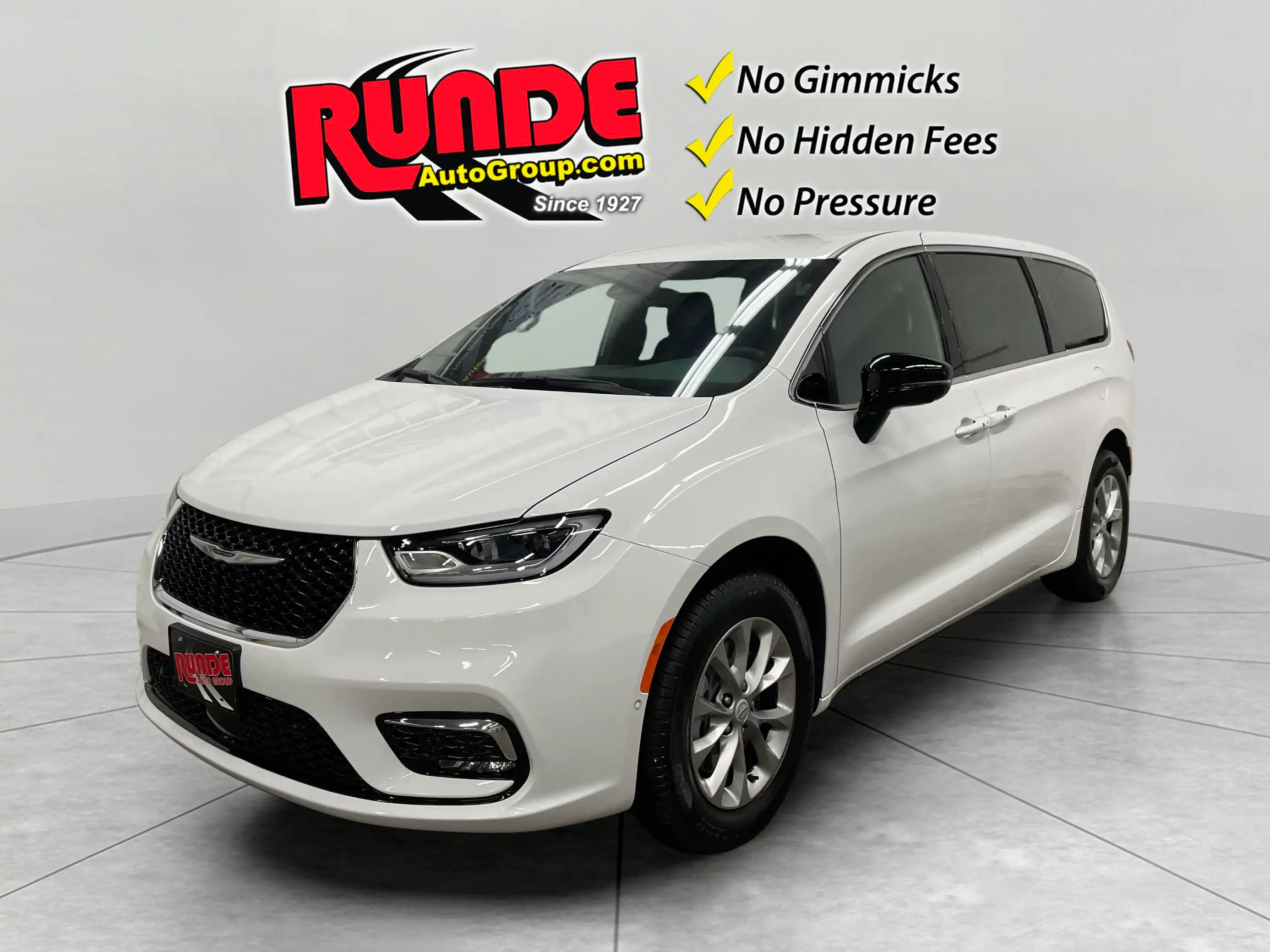 2026 Chrysler Pacifica Select AWD's photo