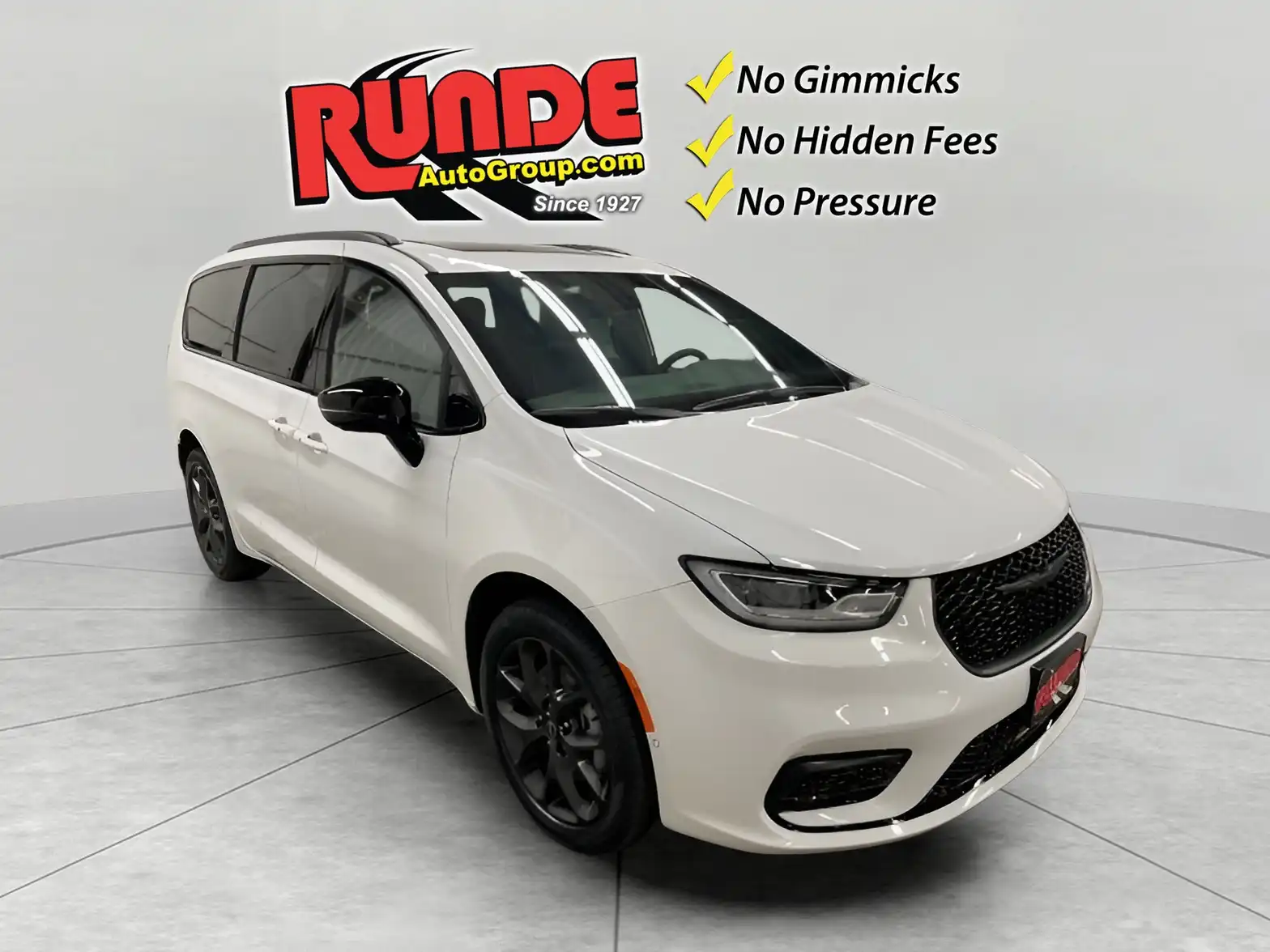 2026 Chrysler Pacifica Limited AWD's photo