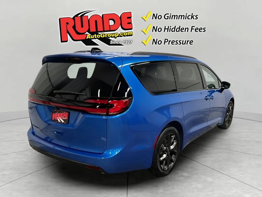 2026 Chrysler Pacifica Select photo 5