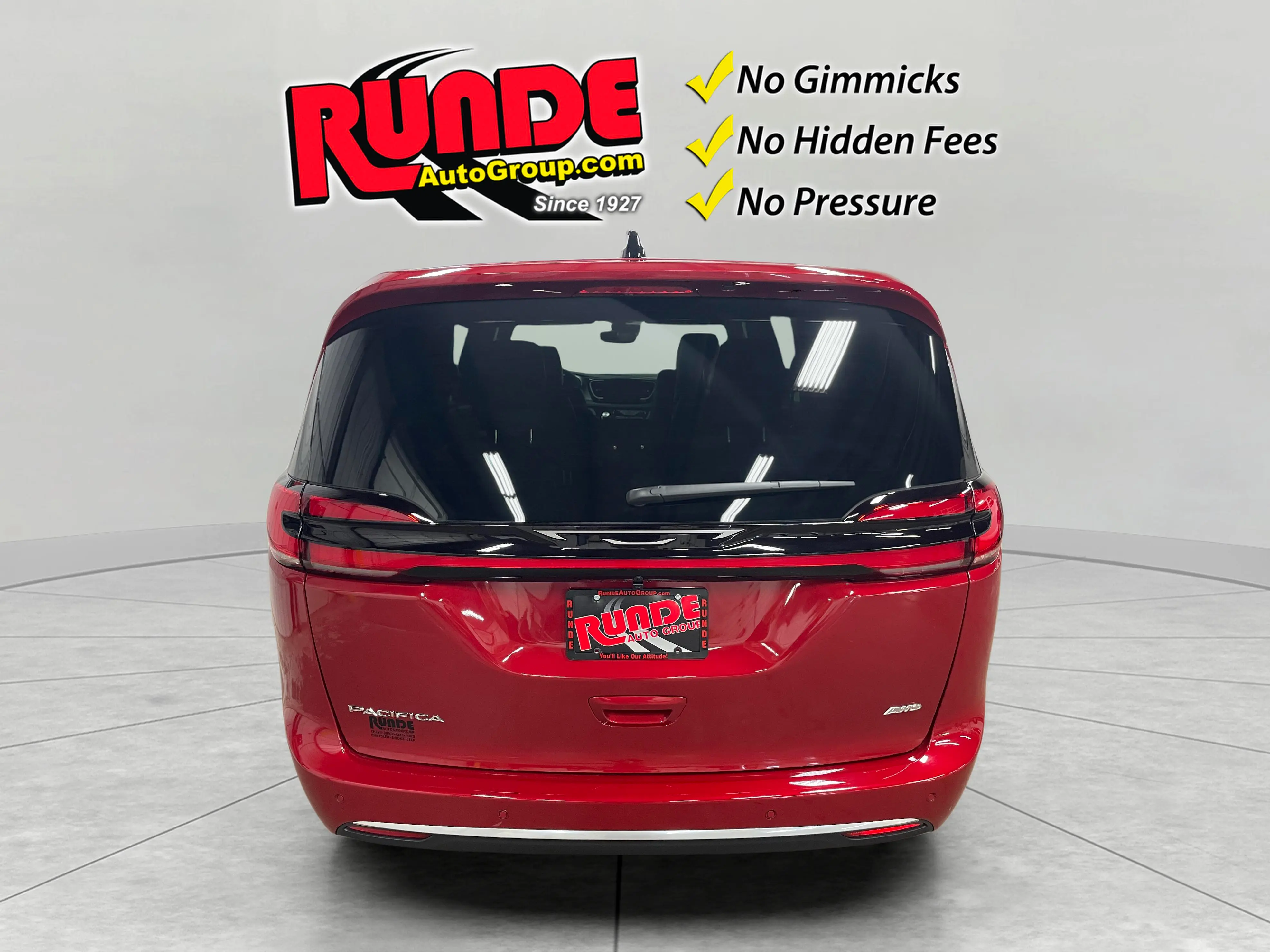 2027 Chrysler Pacifica Select AWD photo 4