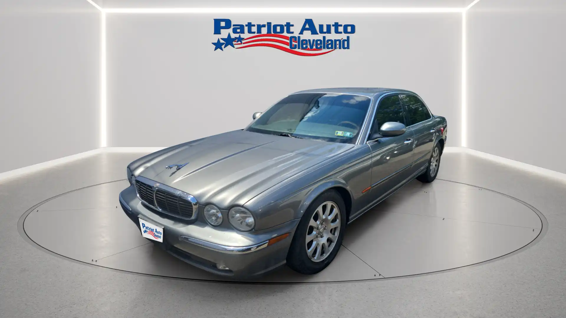 2004 Jaguar XJ XJ8's photo