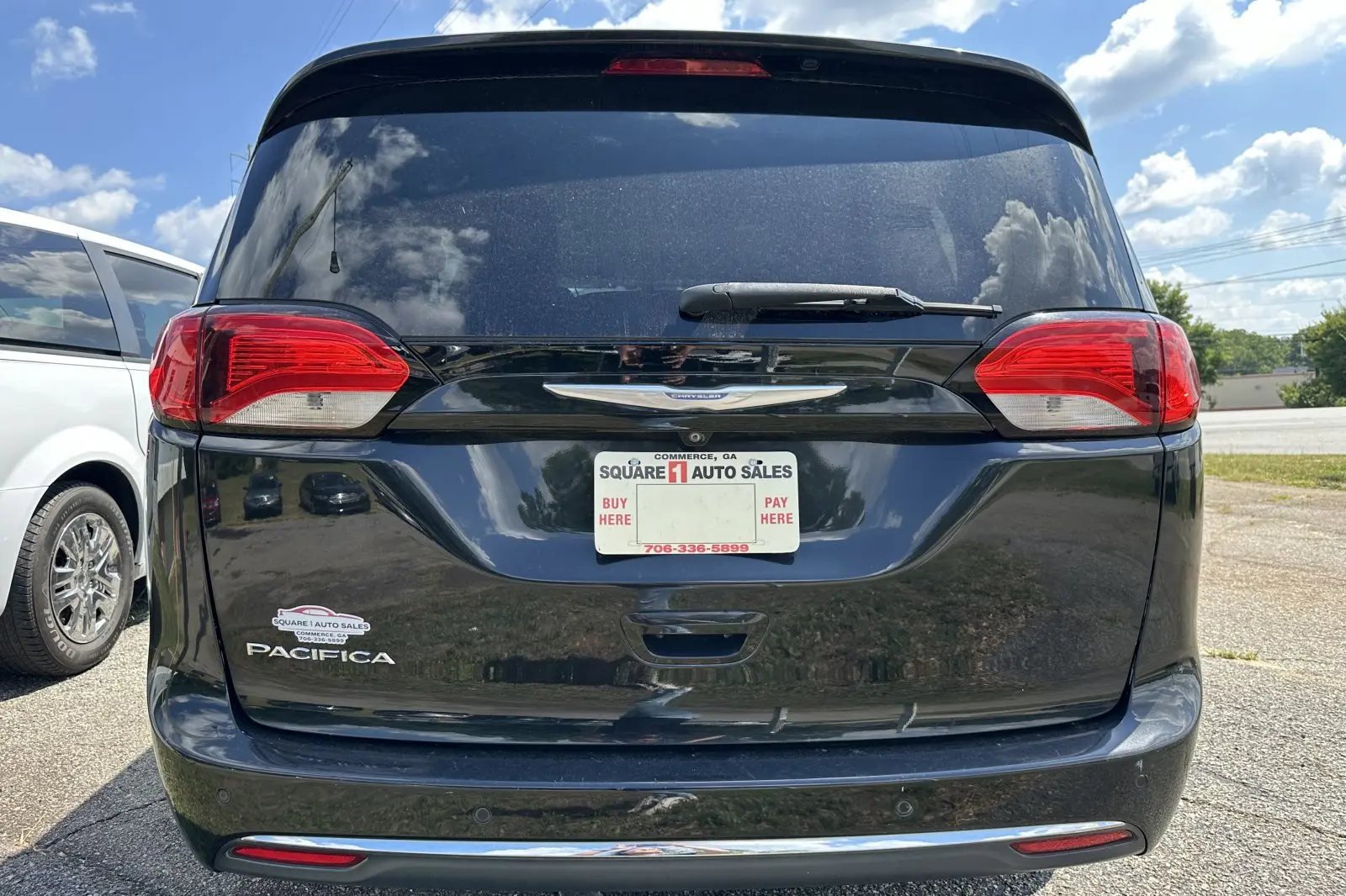 2017 Chrysler Pacifica Touring-L Plus photo 5