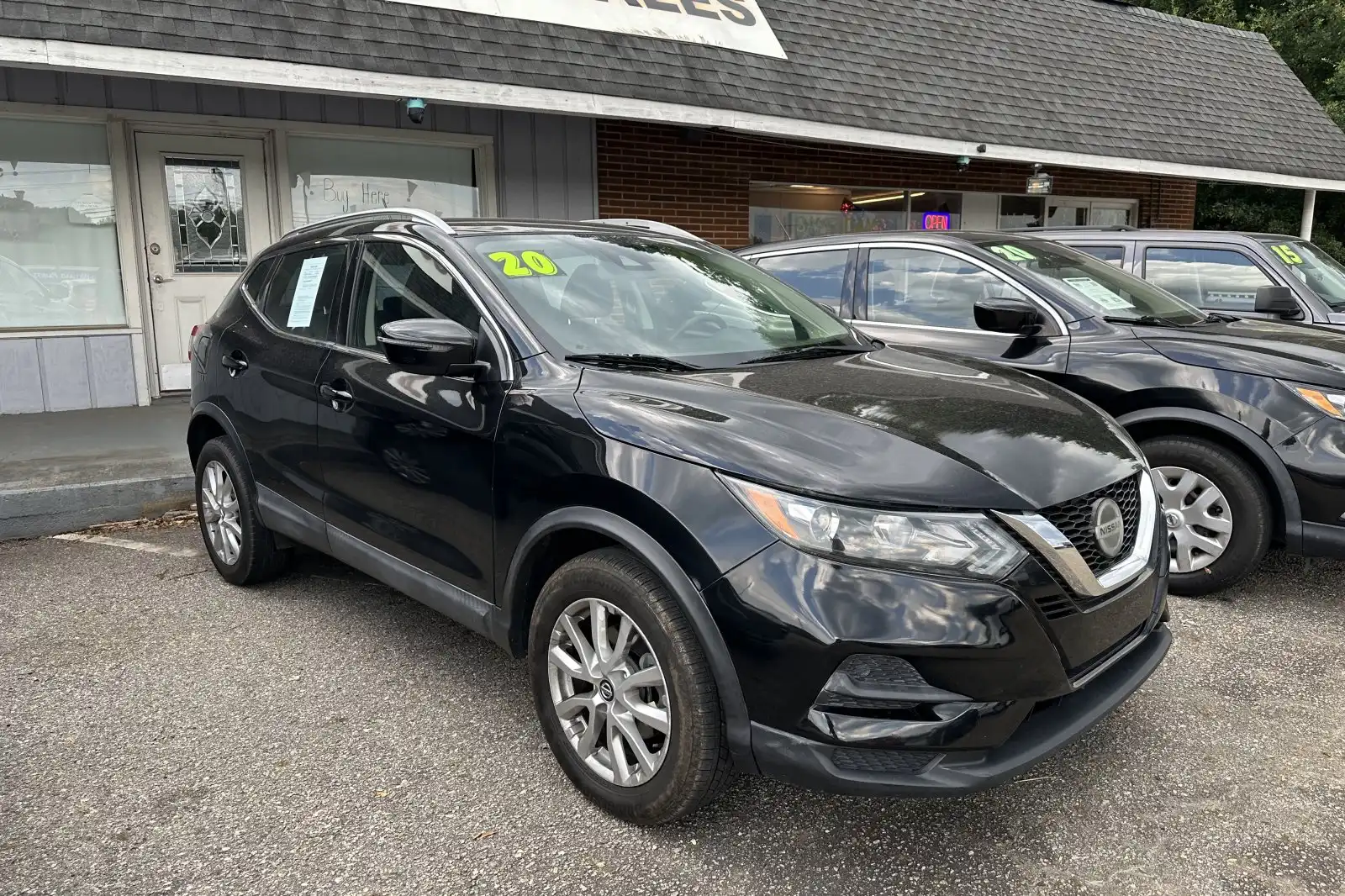2020 Nissan Rogue Sport SV FWD's photo