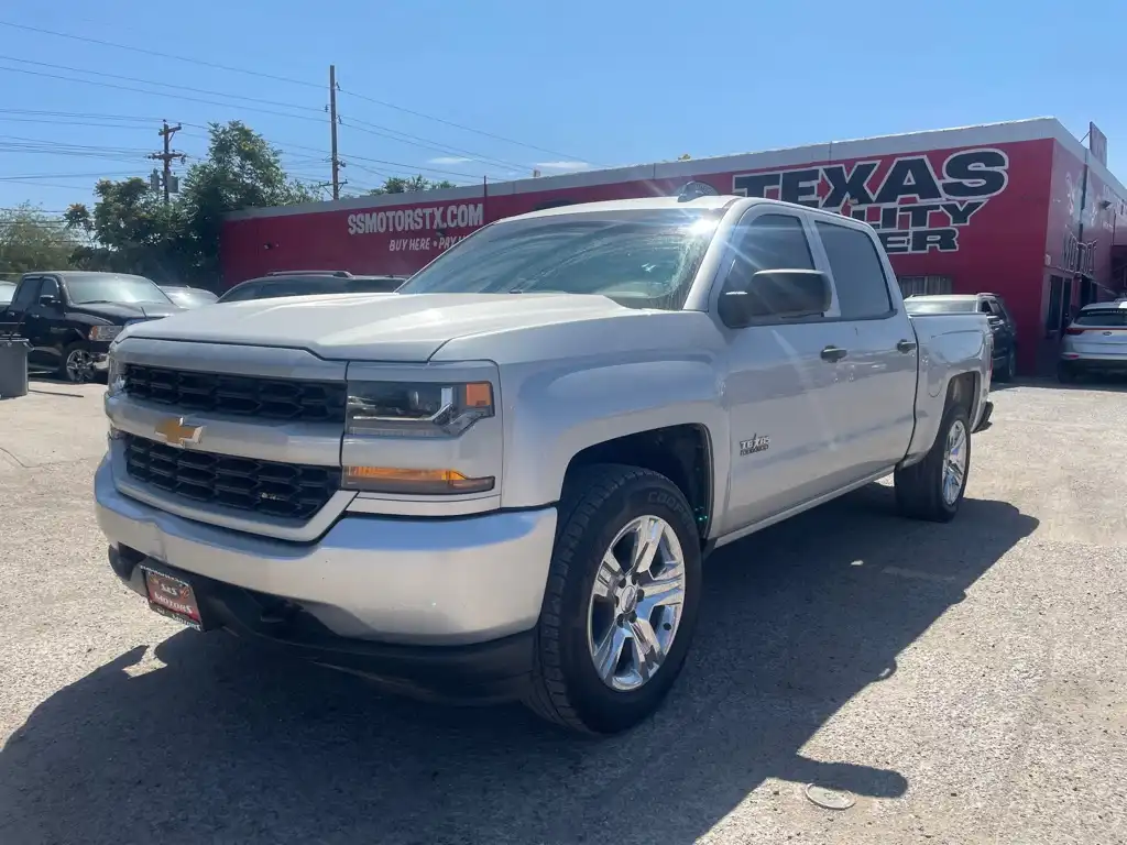 2018 Chevrolet Silverado 1500 Custom 4X4 Crew Cab Short Box's photo