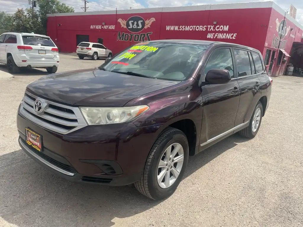 2013 Toyota Highlander Plus V6's photo